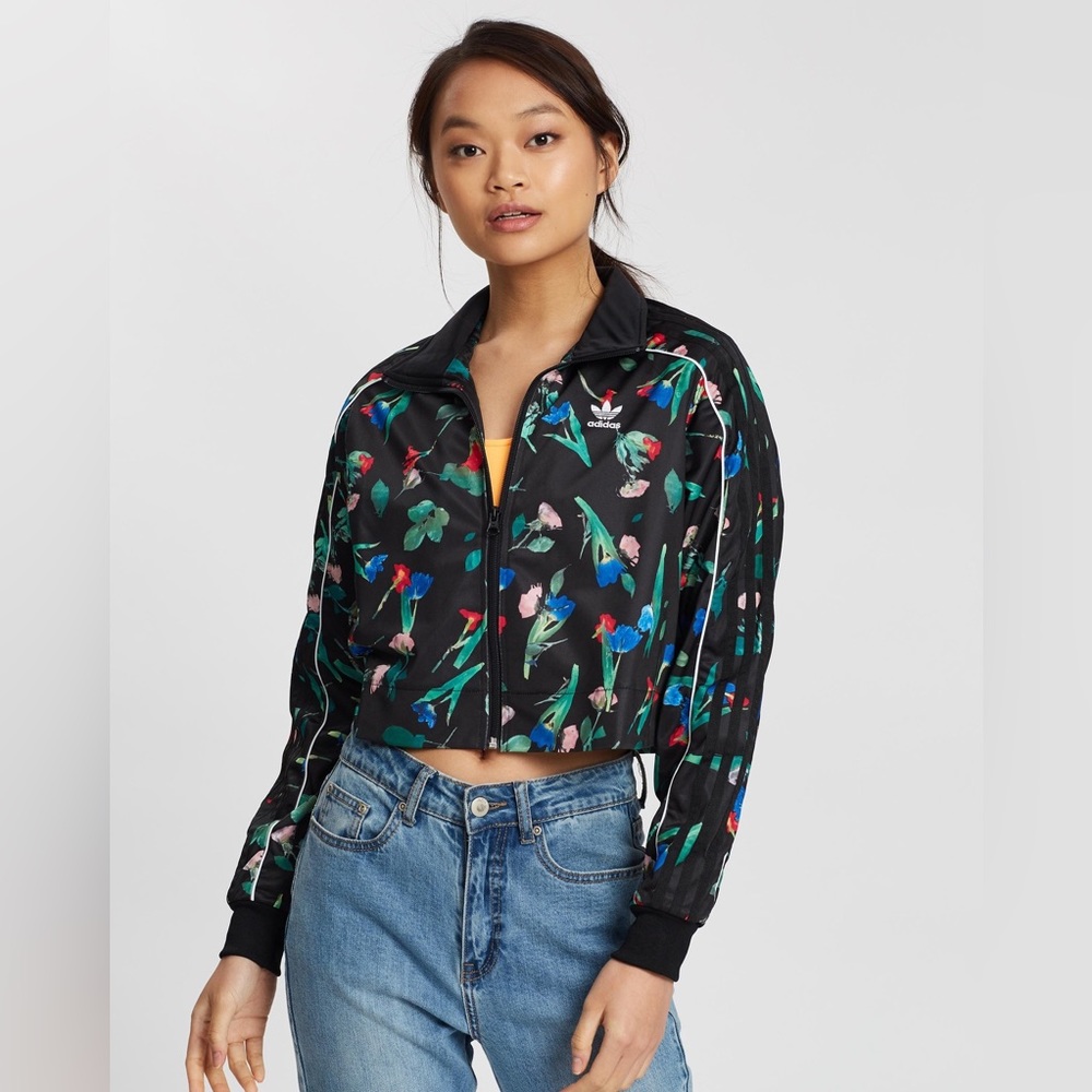 Adidas Track Cropped Jacket 🧥 - Picture 2 of 4
